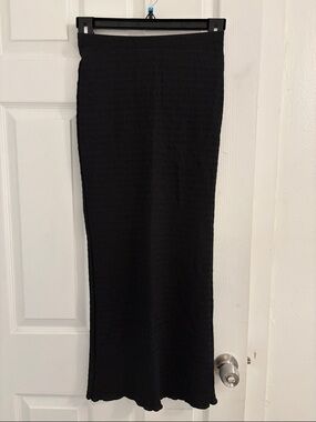 Black skirt